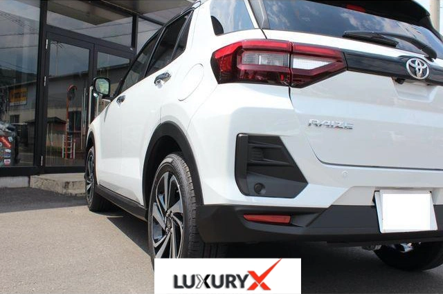 Fuel-efficient 1000cc SUV Toyota Raize